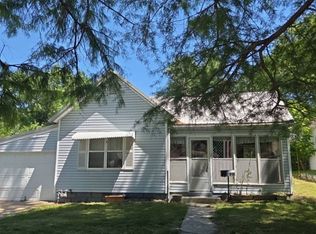 915 W 3rd St, Webb City, MO 64870