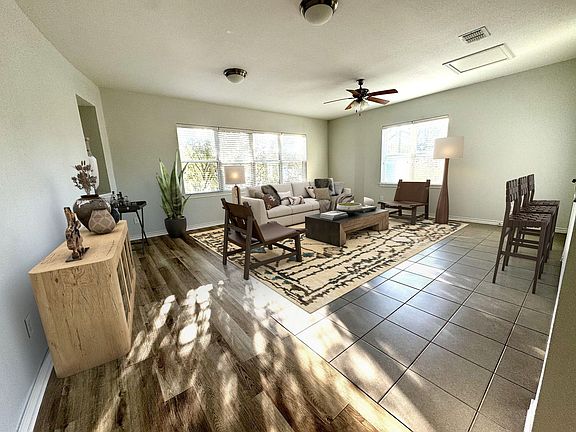 3rd image of 1210 College Ave APT 202