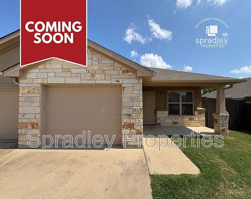 1st image of 723B E Ridge Blvd