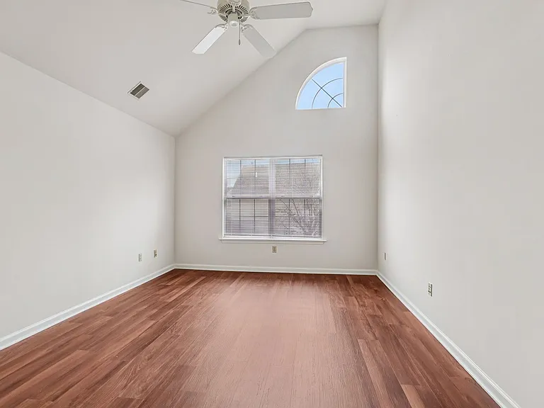 Autumn Park Apartments — Photo 75