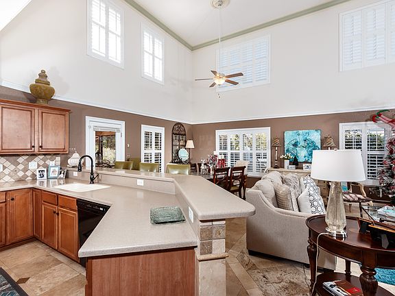 2nd image of 332 Tequesta Dr