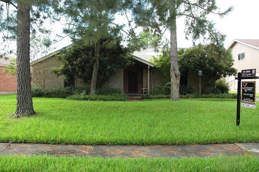 Large Lot with Mature Trees!