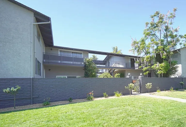 420 James Road — Photo 2