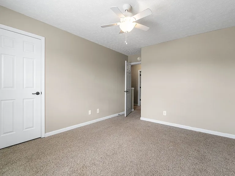 517 Patriot Park Ct #B — Photo 7