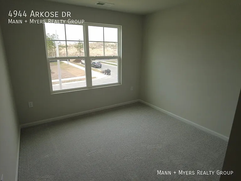4944 Arkose Dr — Photo 26