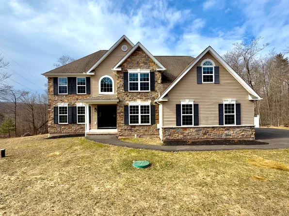 129 Doria Dr, Blakeslee, PA 18610