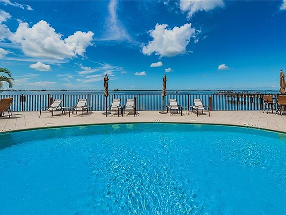5th image of 1340 Bayshore Blvd Unit 301