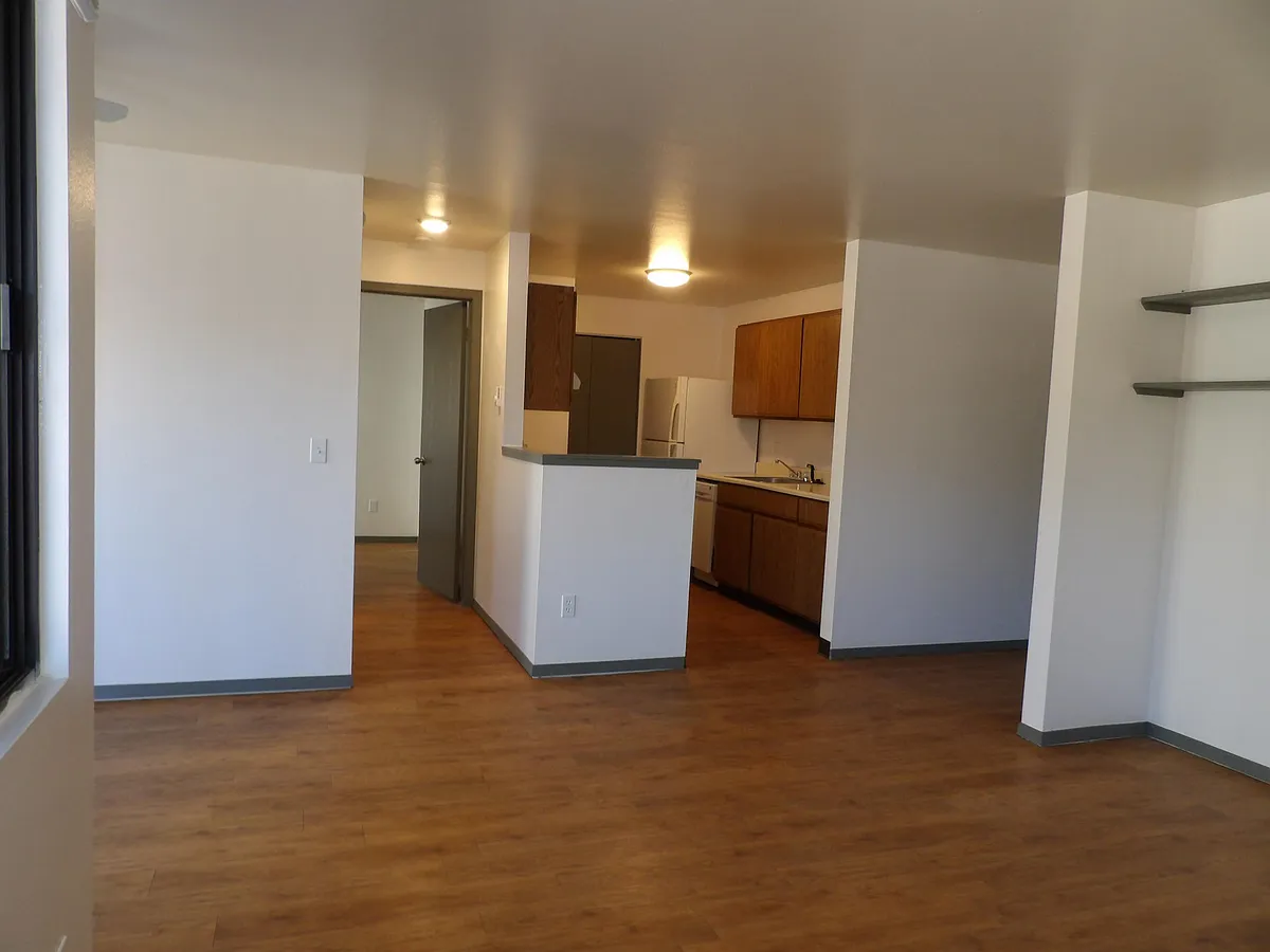 Building Photo - 4501 Boardwalk Dr #M
