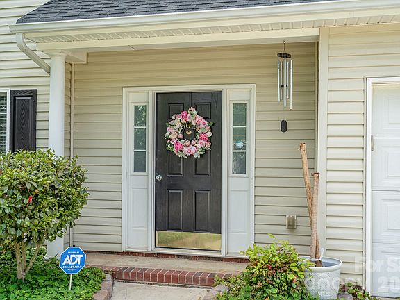 4th image of 407 Goodloe Dr