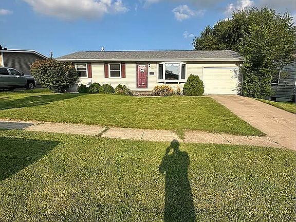 3rd image of 321 Peace Ave NW