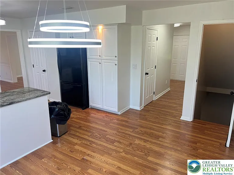 2593 Halleck Dr — Photo 9