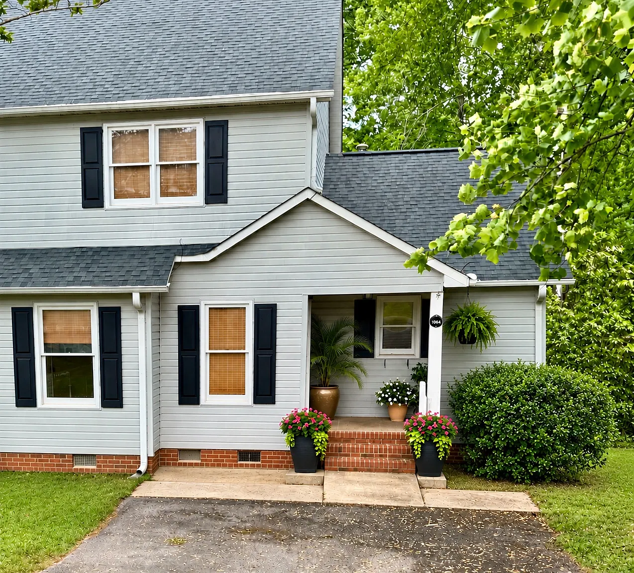 106 Bentwood Ln — Photo 1