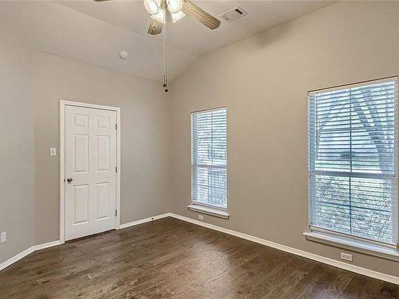 5th image of 221 Lollipop Ln