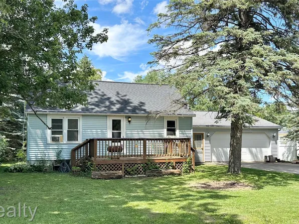 6520 Carpenter St, Marlette, MI 48453