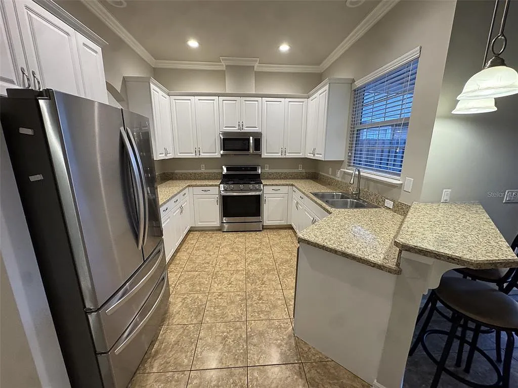 3 bed, 2.0 bath, 1446 sqft, $2,500 — Photo 4