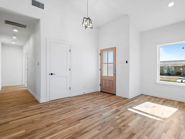 5552 Vaden St — Photo 7