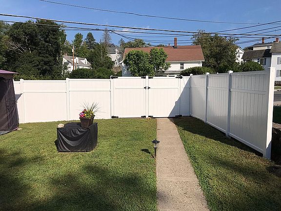 Vinyl Fenced Yard 2018