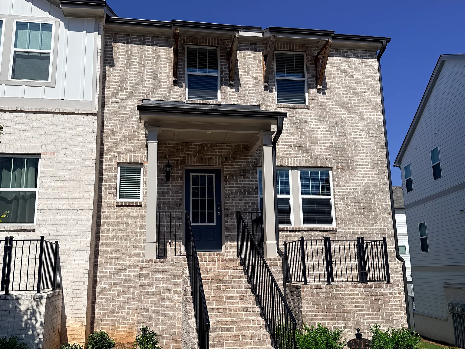 4 bed, 3.5 bath, 2247 sqft, $2,800 — Photo 1