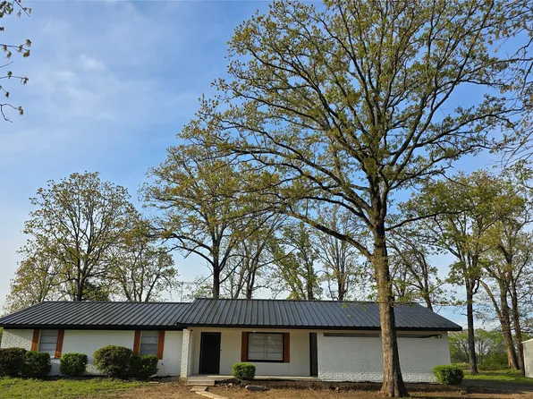 120 County Road 1720, Mount Pleasant, TX 75455