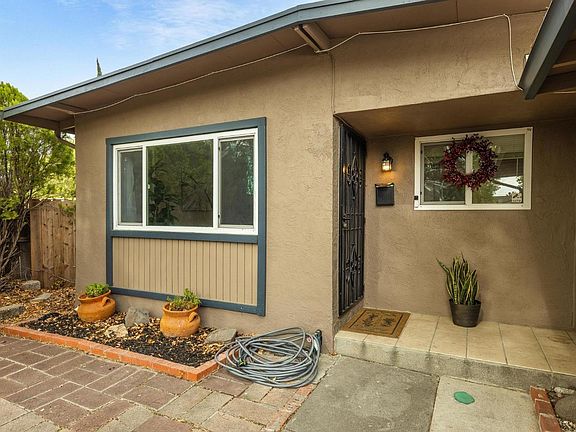 5th image of 343 Springvalley Drive