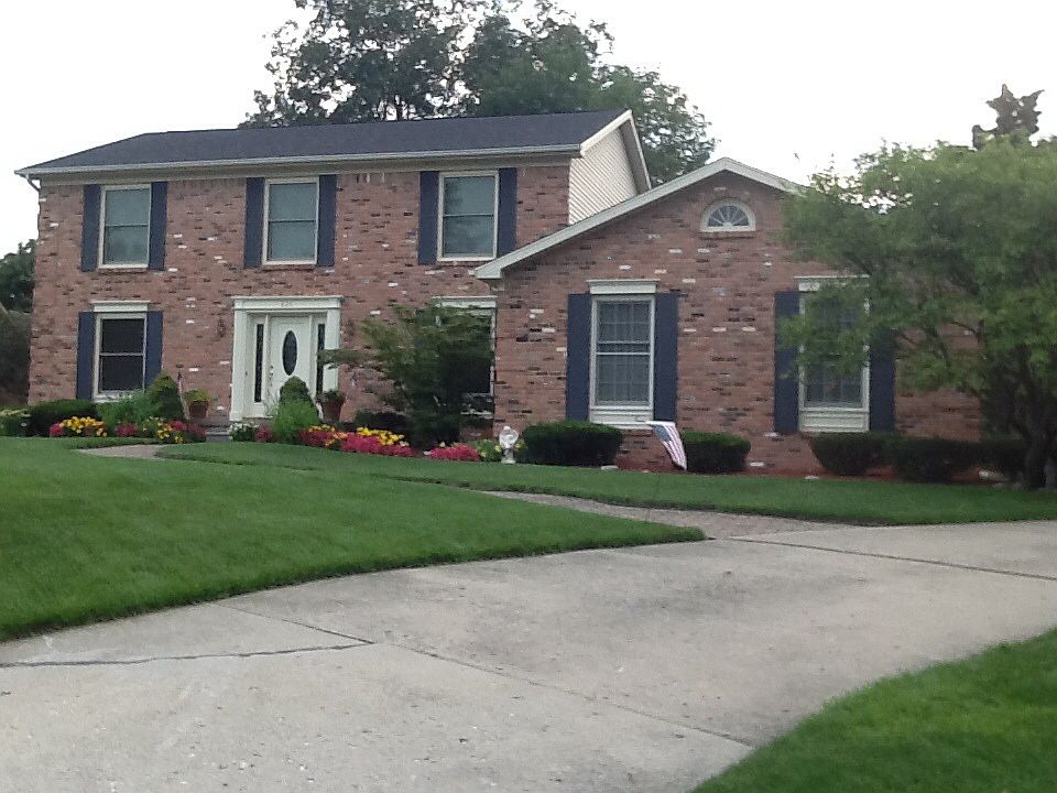 1st image of 828 Boutell Dr