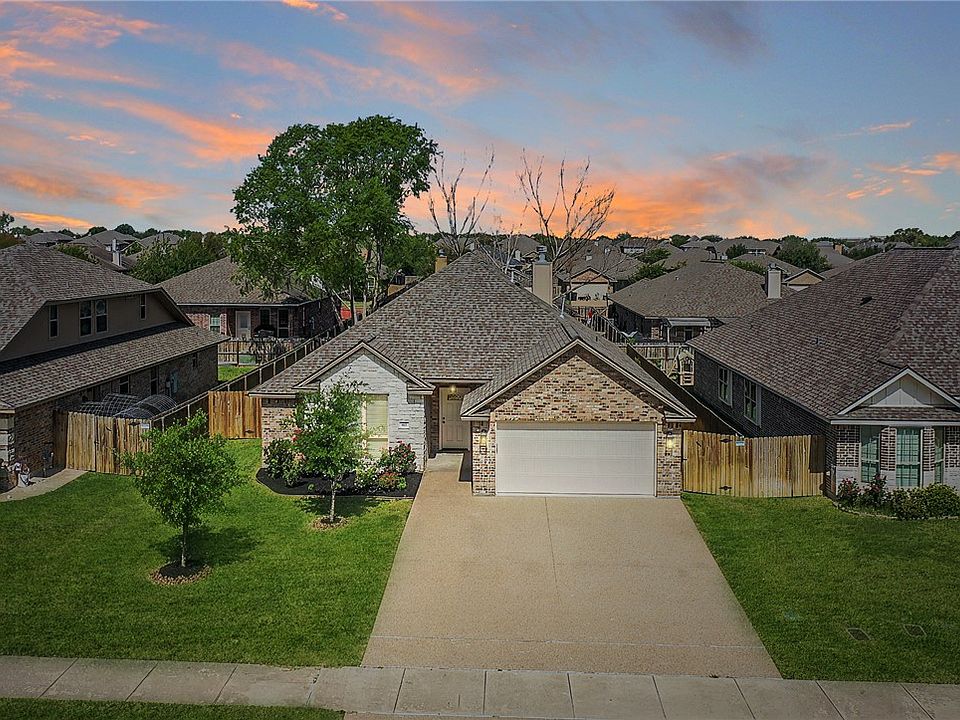 1st image of 915 Dove Chase Ln