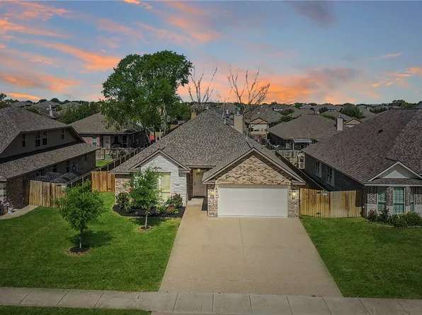 915 Dove Chase Ln, College Station, TX 77845