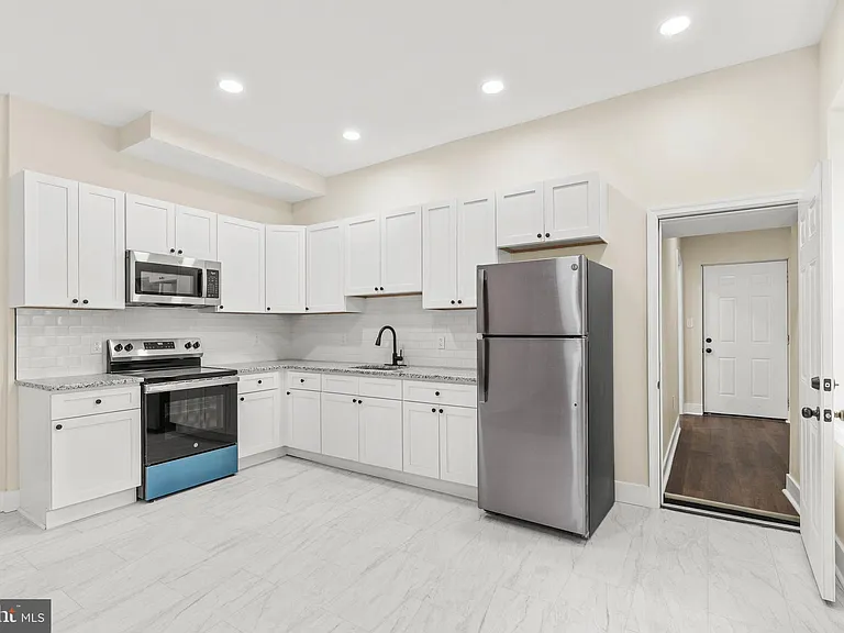5431 Stewart St — Photo 14