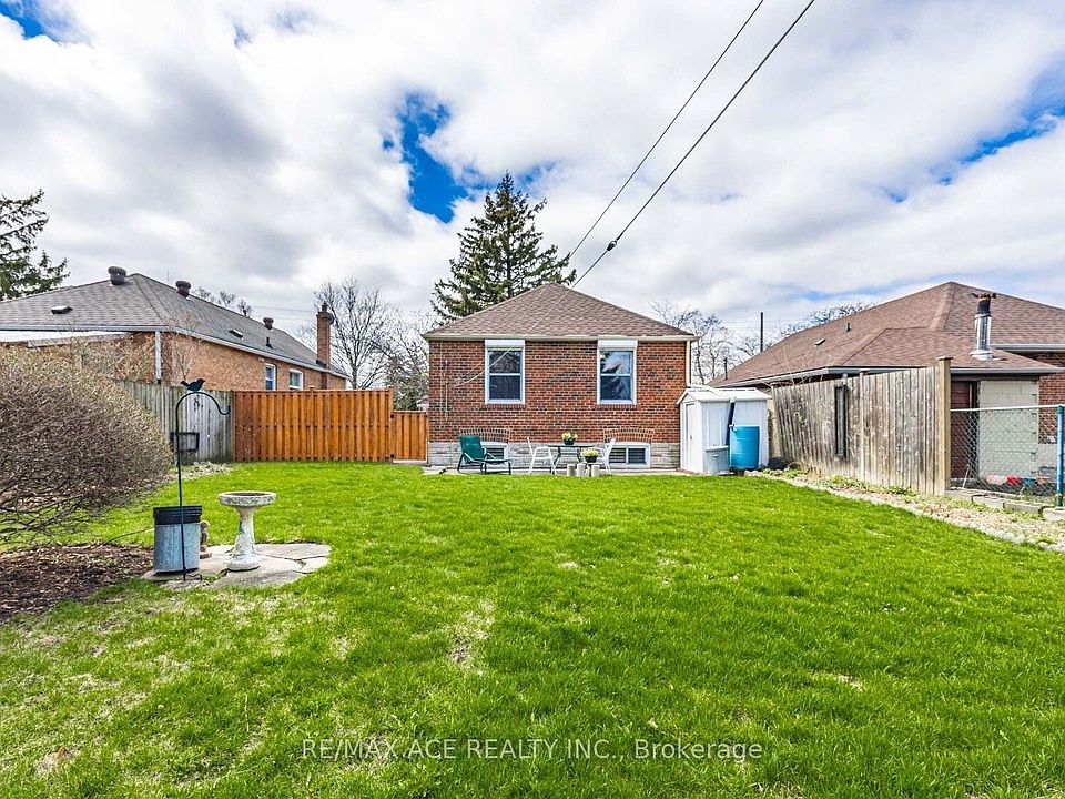 2nd image of 733 Pharmacy Ave