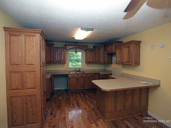 4th image of 193 Greenbriar Dr