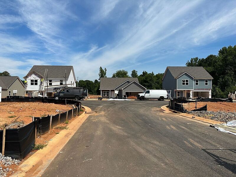 2nd image of 101 Culver St