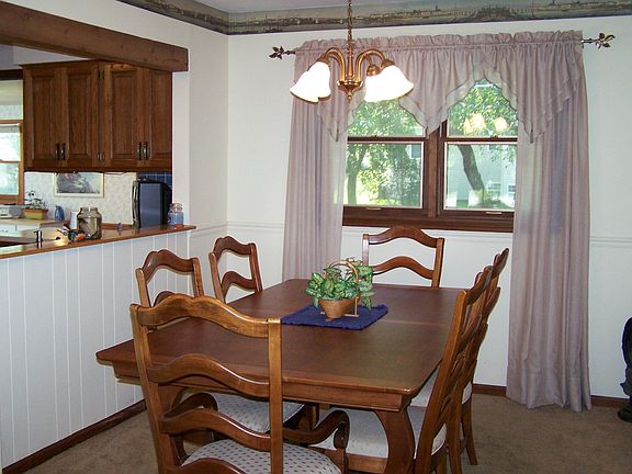 4th image of 6907 Meadow Dr