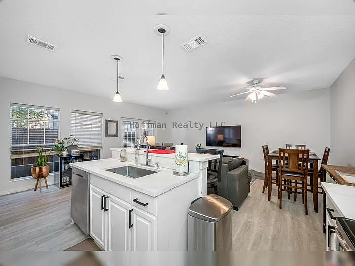 400 S Willow Ave #A — Photo 11