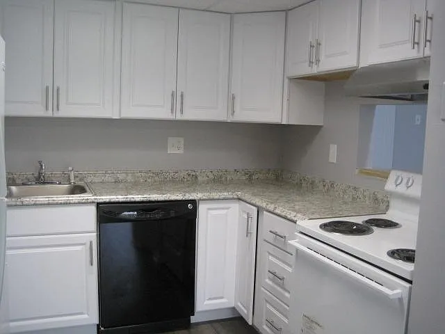 1004 Crimson Tree Way #A — Photo 11