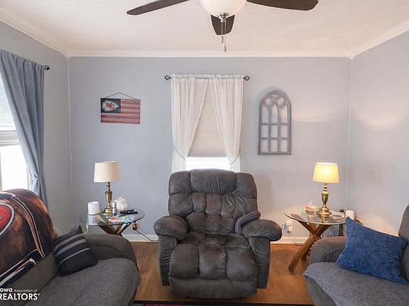 5th image of 201 Spring St