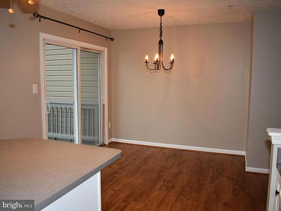 4th image of 8702 Thornbrook Dr