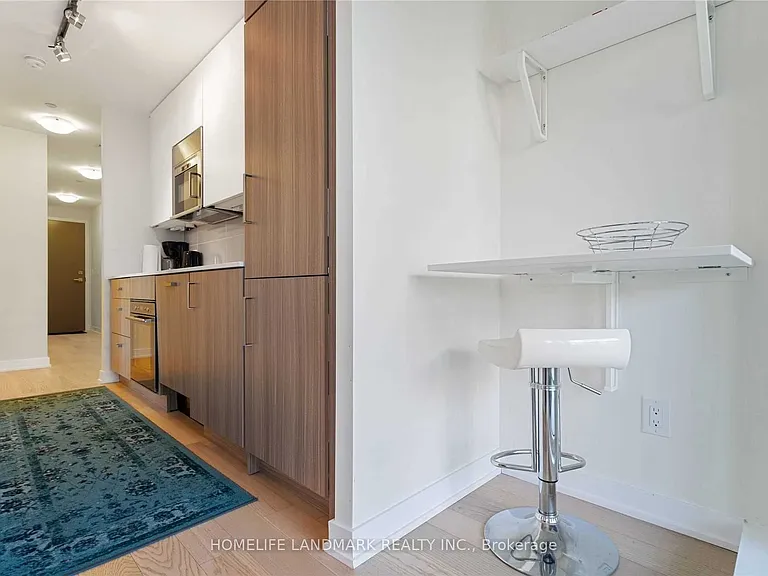 17 Dundonald St #505 — Photo 3