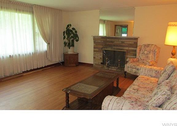 5th image of 65 Park Cir