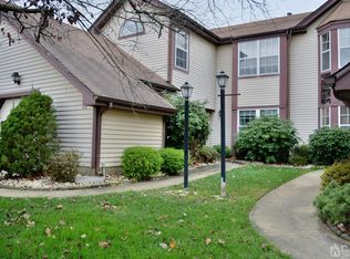 4 B Edinburgh Dr #B, Monroe Township, NJ 08831