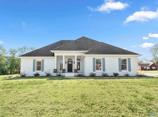 202 N Briarwood Rd, Athens, AL 35613