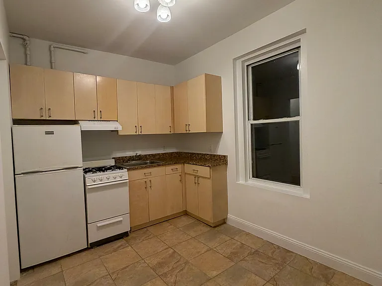 25-95 45th St #7 — Photo 7