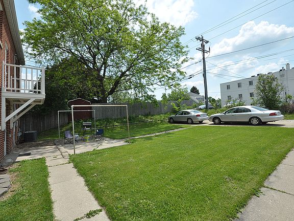3rd image of 9341 W National Ave 9343