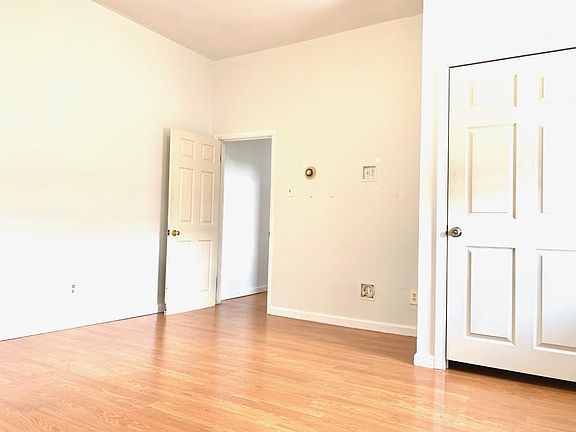 5th image of 2140 S 4th St Floor 2
