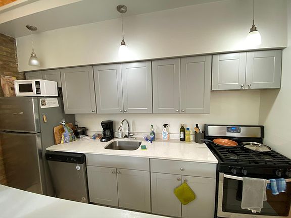 4th image of 922-24 W Webster Ave #1