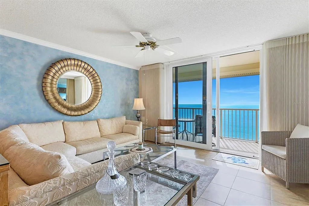 3 bed, 2.0 bath, 1576 sqft, $10,500 — Photo 3