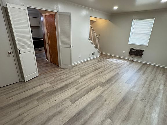 4th image of 6732 Garling Dr