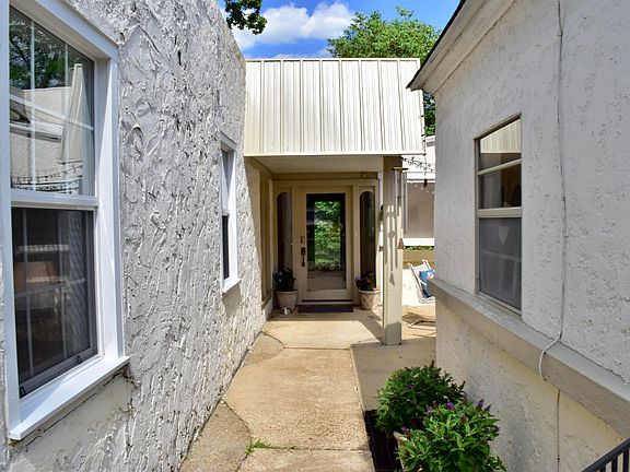 4th image of 203 Waverly Wood Cir