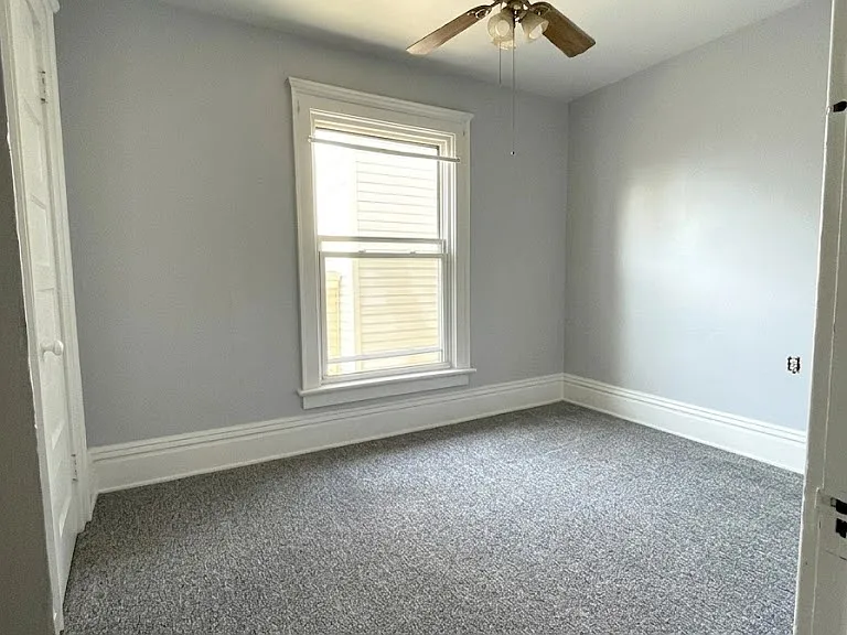 257 W 8th St #4 — Photo 3