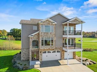 29 Shores Dr, Poland, OH 44514
