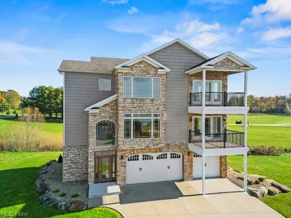 29 Shores Dr, Poland, OH 44514